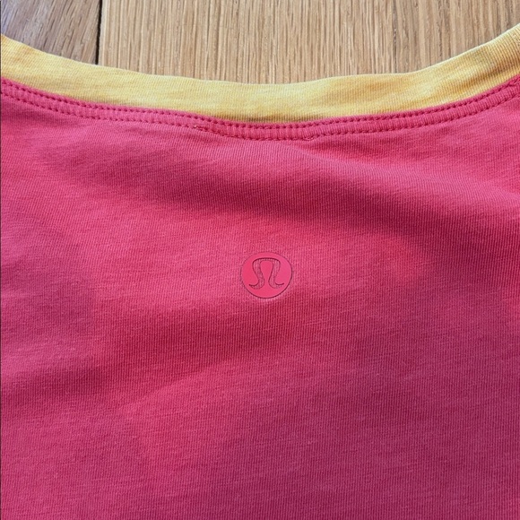 Lululemon Tank Red Yellow Contrast Muscle Tee Size Large - Picture 4 of 4